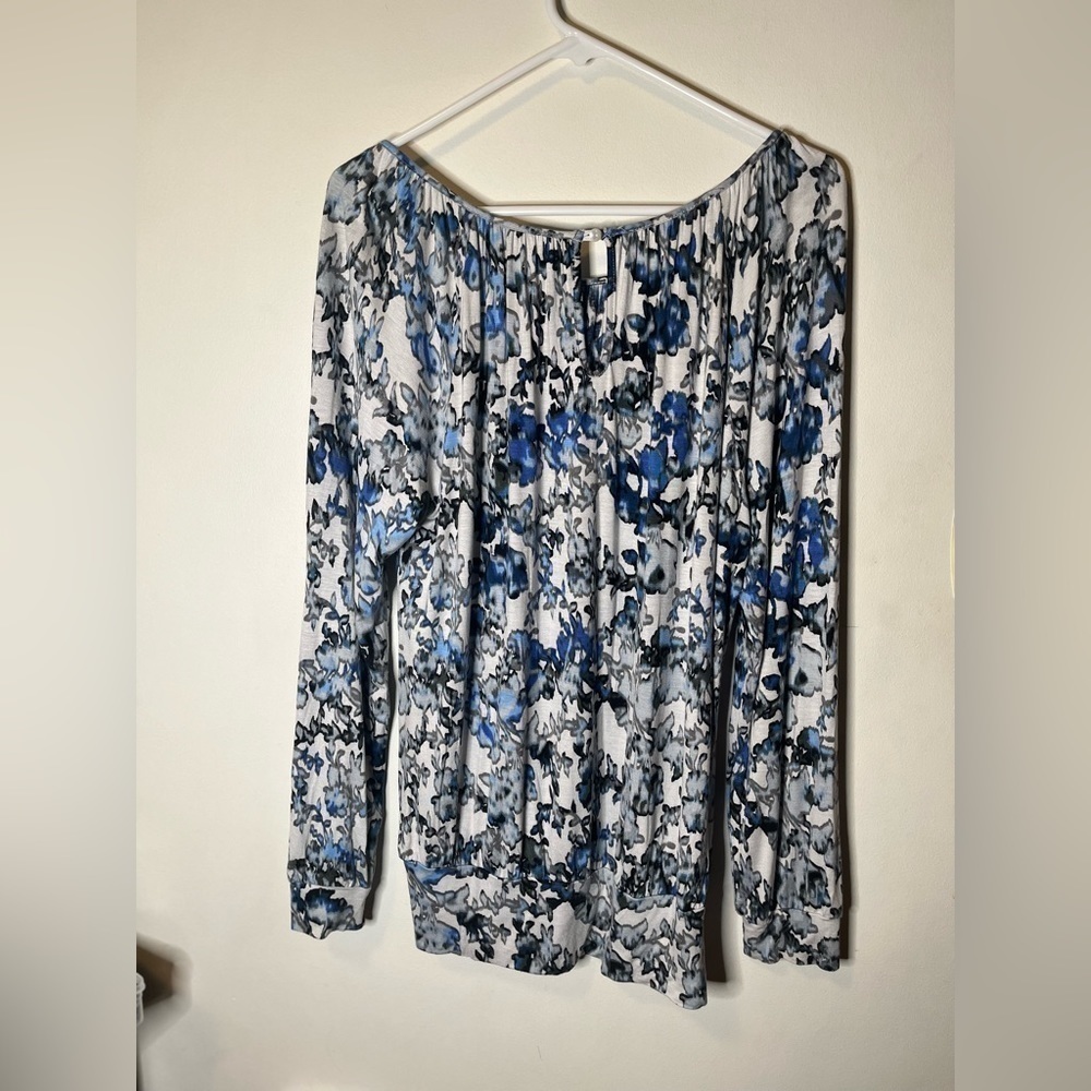 Women’s long sleeve floral patterned top - Picture 2 of 3